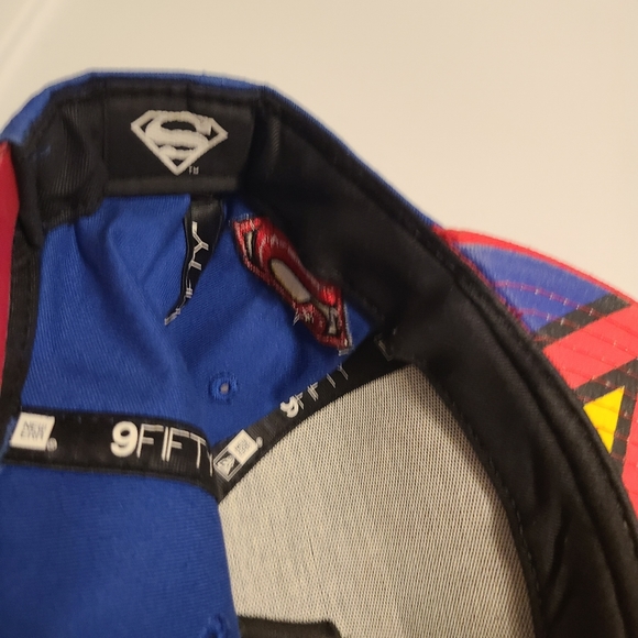NWOT - Superman New Era 9Fifty Snapback Hat Medium Large - Picture 11 of 12